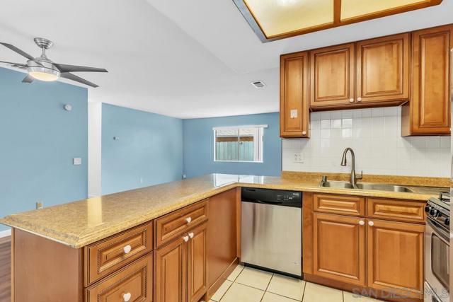 935 Ramona Ave, Spring Valley CA: https://media.crmls.org/mediaz/d75d9e2a-d5bd-4228-a58b-15af50cc3c6c.jpg