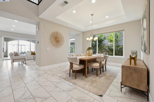 Image 4 of 60 For 31 Stirling Way