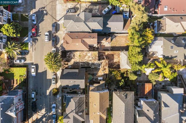 814 20th Street, Oakland CA: https://media.crmls.org/mediaz/d760b82e-8716-4bb4-b330-bd215e1ab511.jpg