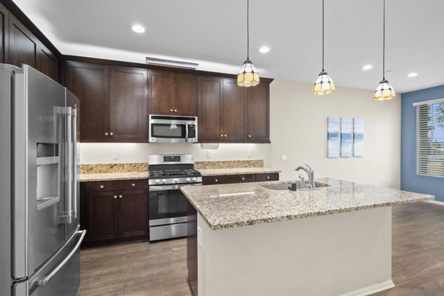 1800 Saltaire Place, San Diego CA: https://media.crmls.org/mediaz/d7612d22-bbd7-45d6-9fa6-fd6bf0bc4e04.jpg