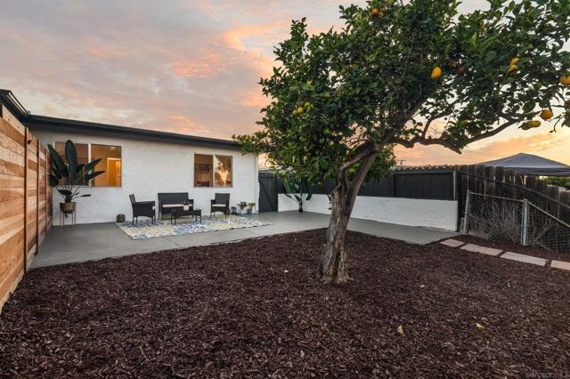 3811 Boren St, San Diego CA: https://media.crmls.org/mediaz/d7619884-b8ba-44b8-b941-358659752ba0.jpg