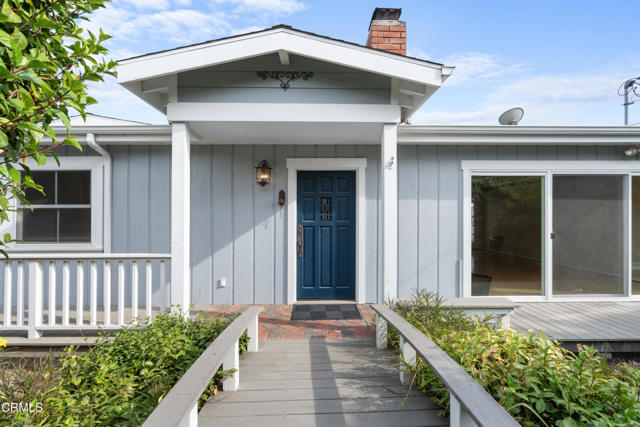 2102 Buena Vista Drive, Camarillo CA: https://media.crmls.org/mediaz/d761cfca-e1a1-42c2-905a-b1dfd79c6ba9.jpg