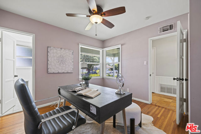 8136 Genesta Avenue, Lake Balboa CA: https://media.crmls.org/mediaz/d7627166-4f72-4e43-abc2-a8ea63c23139.jpg