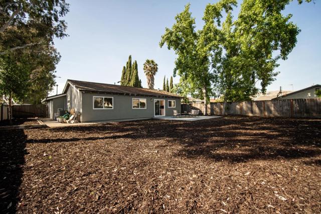 453 Benefit Court, San Jose CA: https://media.crmls.org/mediaz/d762b334-ea26-40c3-bde9-27f2a36e0ce7.jpg