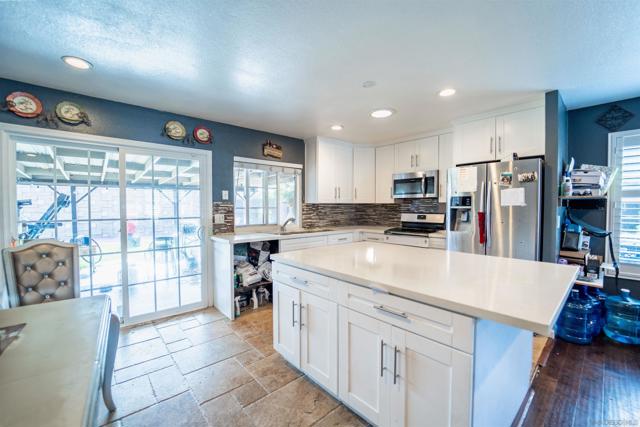 1260 Finch Pl, Chula Vista CA: https://media.crmls.org/mediaz/d762b80b-06f4-4efe-825e-338b06231629.jpg