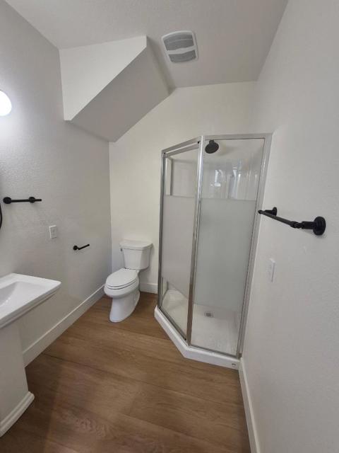 943 Woodside Road, Redwood City CA: https://media.crmls.org/mediaz/d7631724-9346-4d85-891e-3ef3892f7a1e.jpg