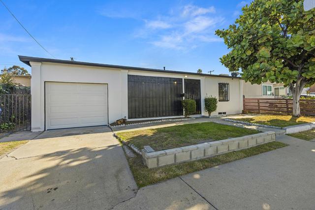 745 West St, San Diego CA: https://media.crmls.org/mediaz/d763ad63-1e2c-4f78-a5f4-c6e31cbf0284.jpg