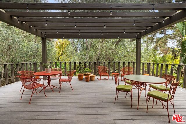 1048 E La Loma Avenue, Somis CA: https://media.crmls.org/mediaz/d7649eaf-4d54-4205-8f93-cdfaa47f70b0.jpg