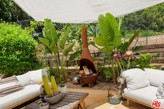 8421 Kirkwood Drive, Los Angeles CA: https://media.crmls.org/mediaz/d765531e-2c4e-4bf4-9ea0-befbcda300f1.jpg