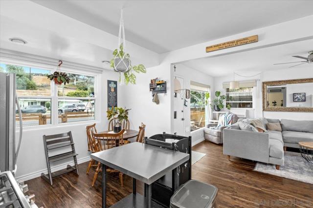 6212 Streamview Dr, San Diego CA: https://media.crmls.org/mediaz/d76666b5-5796-4910-a6ac-7dc03ead8e0f.jpg