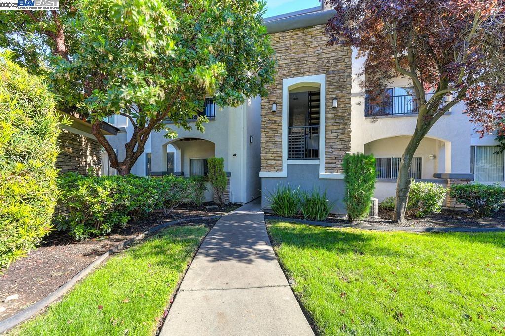 701 Gibson Dr #1712