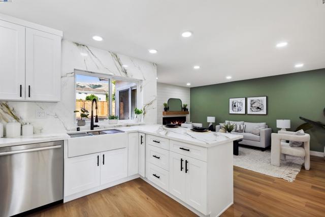 45548 Cherokee Ln, Fremont CA: https://media.crmls.org/mediaz/d766afbe-5920-4acf-aebb-4b60508a278f.jpg