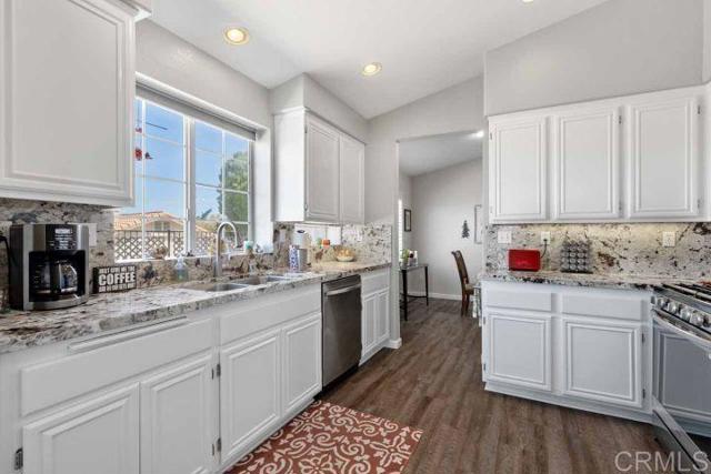 2307 Columbine Drive, Alpine CA: https://media.crmls.org/mediaz/d7679320-a9e0-456a-9ca7-f0fe48668a77.jpg