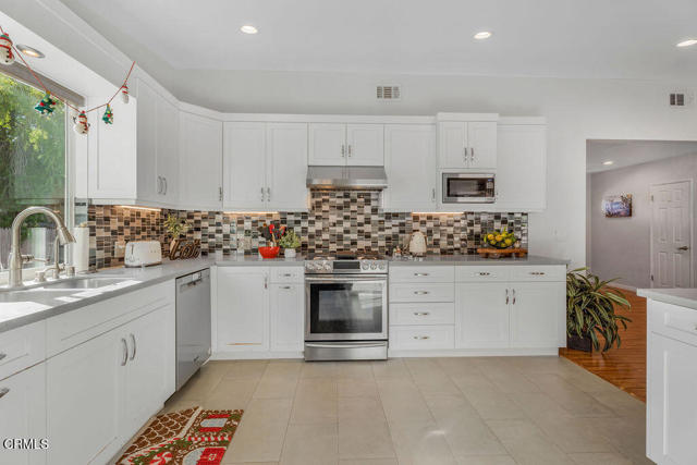 3547 Mevel Place, La Crescenta CA: https://media.crmls.org/mediaz/d767a342-4523-42aa-b947-8ff1a54c0764.jpg