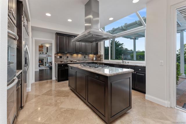 4716 Thurston Place, San Diego CA: https://media.crmls.org/mediaz/d7685f9f-12b4-4062-be76-934b79c98c28.jpg