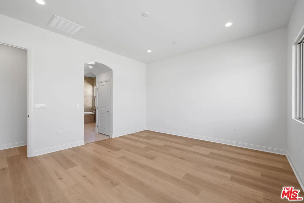 MLS #25619717 image #36