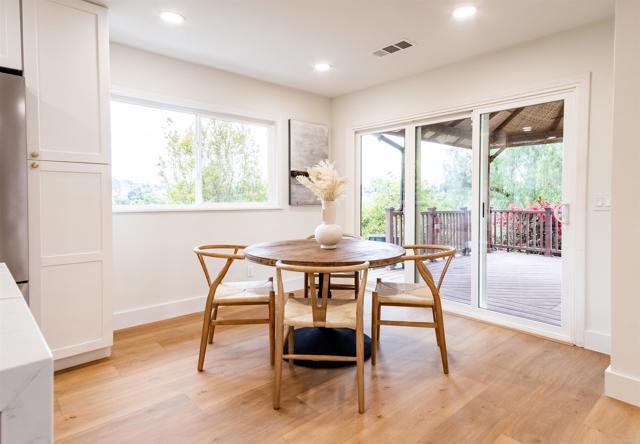 Detail Gallery Image 11 of 53 For 436 Montana Luna Ct, Escondido,  CA 92025 - 4 Beds | 2/1 Baths
