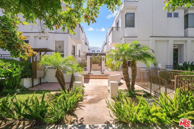 2512 28th Street, 104 photo 2