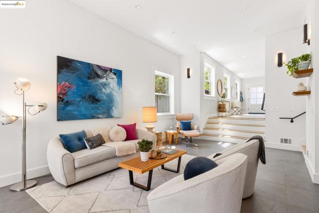 5734 Maccall St, Oakland CA: https://media.crmls.org/mediaz/d769792b-839f-485d-a7eb-d25b6d58b30b.jpg
