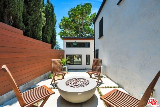 1940 N Avenue 51, Los Angeles CA: https://media.crmls.org/mediaz/d76a4b98-4c4d-47e2-88f9-2772b9edf14b.jpg