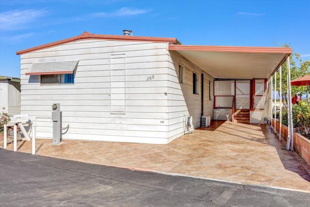 269 Quail Lane, Oceanside CA: https://media.crmls.org/mediaz/d76a8b0c-74a9-473d-9b4e-d5a0383707f1.jpg