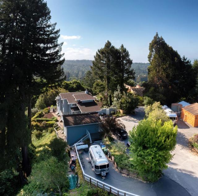 645 Skyward Drive, Aptos CA: https://media.crmls.org/mediaz/d76aff3a-e043-4b52-9be1-4860b879bb94.jpg