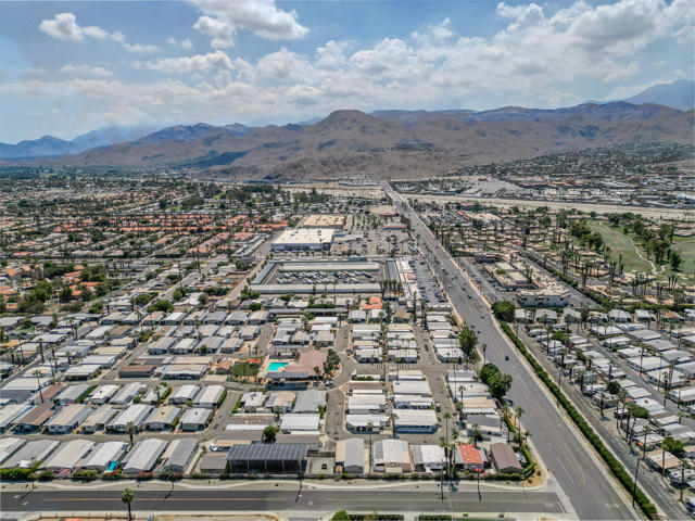 88 Dunes Circle, Cathedral City CA: https://media.crmls.org/mediaz/d76be24d-c169-4e49-899a-3e52f218d91a.jpg