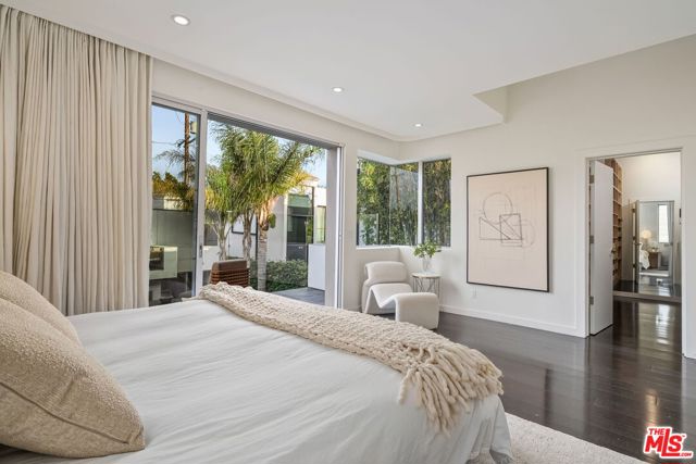 714 California Avenue, Venice CA: https://media.crmls.org/mediaz/d76c4a53-b64a-4279-adfc-18f7e3681f04.jpg