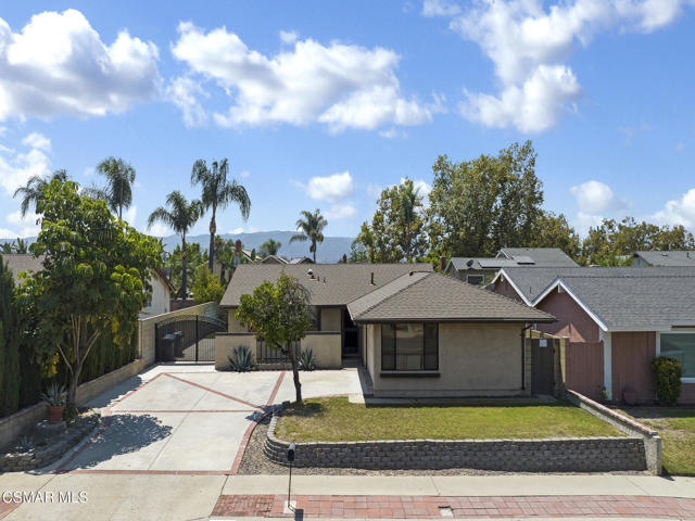 2264 Cochran Street, Simi Valley CA: https://media.crmls.org/mediaz/d76d6f73-c880-4874-840e-6d6813990cfd.jpg