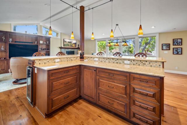 3125 Bird Rock Road, Pebble Beach CA: https://media.crmls.org/mediaz/d76dcee1-3ad2-41f3-9d71-31e62538b8ce.jpg