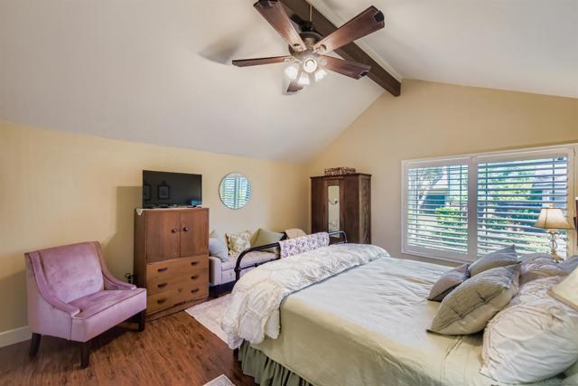 5150 Abuela Dr, San Diego CA: https://media.crmls.org/mediaz/d76de085-317b-4957-8569-51584f0e44b5.jpg