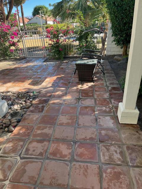 Image 42 of 62 For 43954 Via Granada