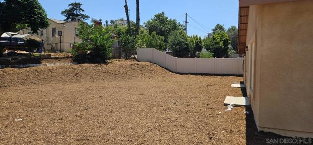 11989 Raceway Lane, Lakeside CA: https://media.crmls.org/mediaz/d76e6b8d-5b7b-4718-af40-c8ddb0bbd86d.jpg