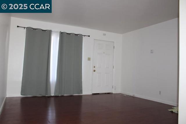 4208 Nevin Ave, Richmond CA: https://media.crmls.org/mediaz/d76ea816-95cd-4ca7-b874-c848e113c82d.jpg