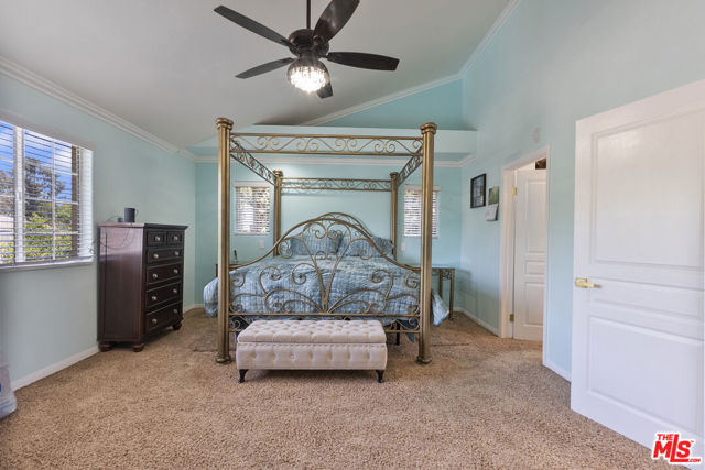 5183 Obama Boulevard, Los Angeles CA: https://media.crmls.org/mediaz/d76ea950-d73f-4b13-93dd-9b316a7136d6.jpg