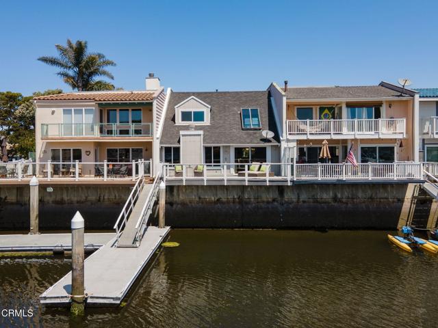 4450 Gateshead Bay, Oxnard CA: https://media.crmls.org/mediaz/d76ed7f7-34dd-44c0-b3fc-a3c6d7ac864f.jpg