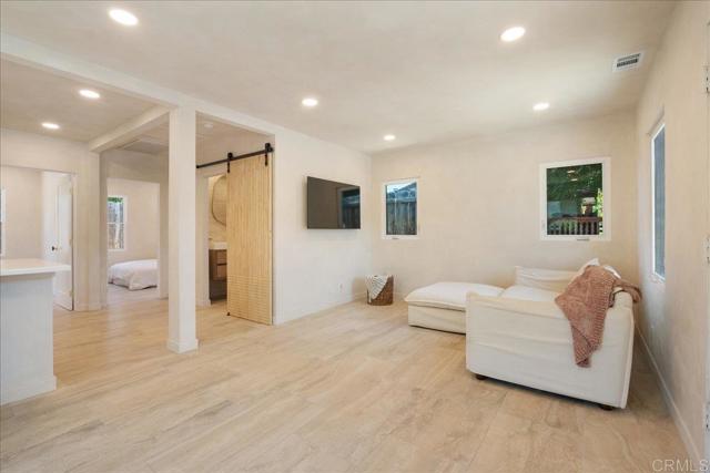 Detail Gallery Image 5 of 20 For 2328 Myrtle Ave, San Diego,  CA 92104 - 2 Beds | 1 Baths
