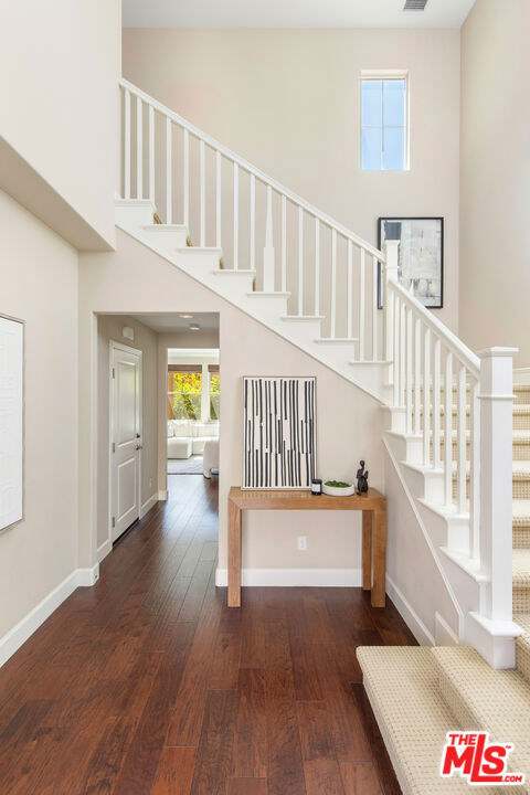 66 Rembrandt, Irvine CA: https://media.crmls.org/mediaz/d76f19dd-9a54-46ba-9c4b-996b8e35bae6.jpg