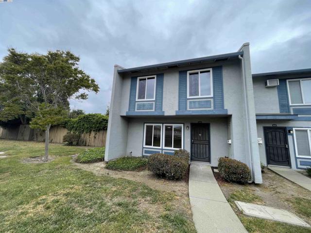 34552 Nantucket Cmn, Fremont CA: https://media.crmls.org/mediaz/d76fd8c9-4568-43e3-ba0b-22bb9c8612e7.jpg