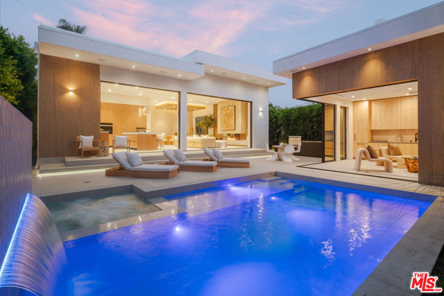 341 N Kings Road, Los Angeles CA: https://media.crmls.org/mediaz/d76fdce0-7c32-452c-9b54-c83186a3a716.jpg