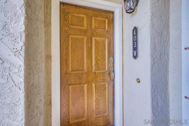 12122 Royal Birkdale Row, San Diego CA: https://media.crmls.org/mediaz/d77029b5-d329-4d51-b278-126c90d2406f.jpg