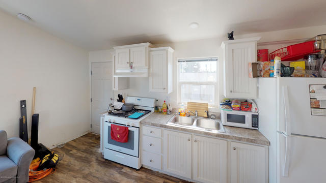 4849-Peck-Rd-Kitchen