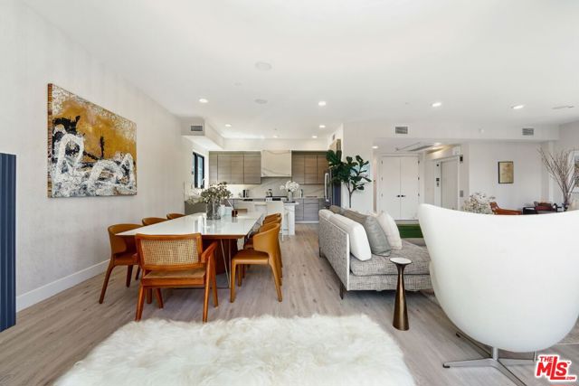 137 N Doheny Drive, West Hollywood CA: https://media.crmls.org/mediaz/d7703203-daf6-4a58-9ecf-efca2a5ae6d7.jpg