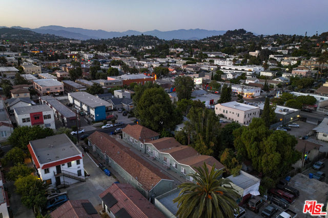 4124 Monroe Street, Los Angeles CA: https://media.crmls.org/mediaz/d770a88e-bf65-4b27-8ad2-6eea991bfd69.jpg