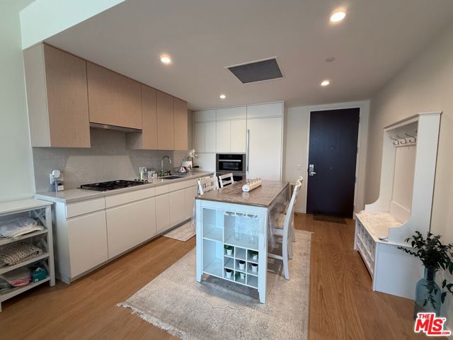 877 Francisco Street, Los Angeles CA: https://media.crmls.org/mediaz/d770ae9b-625b-4bda-a257-f209e621460b.jpg