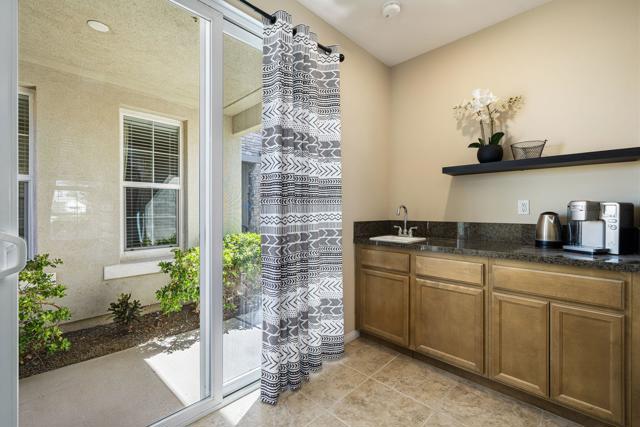 81497 Golden Poppy Way, La Quinta CA: https://media.crmls.org/mediaz/d771053a-3159-44b8-8c44-f2414c4bf0b4.jpg