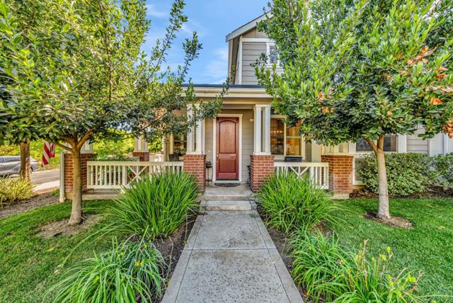 160 Sarafina Way, Gilroy CA: https://media.crmls.org/mediaz/d771de62-45ed-40d8-a360-713951b7f3ea.jpg