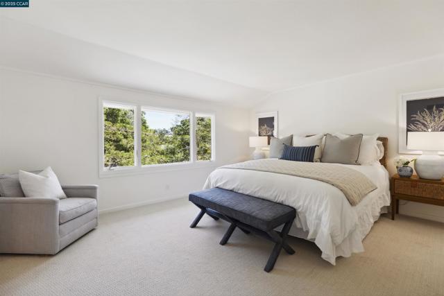 1087 Rahara Dr, Lafayette CA: https://media.crmls.org/mediaz/d771f45d-59a1-476a-b9ec-430a3faa327e.jpg