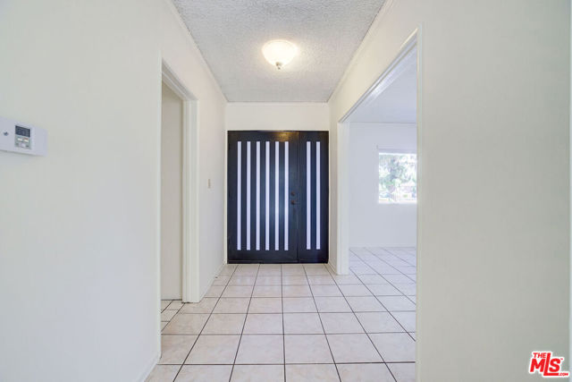 16306 Chatsworth Street photo 5