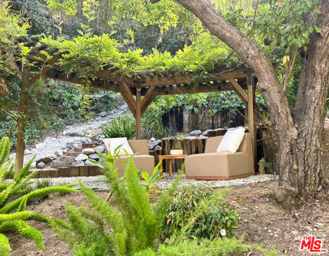 3105 Ledgewood Drive, Los Angeles CA: https://media.crmls.org/mediaz/d772c78a-6fc5-44bf-9610-f97d56b120fb.jpg